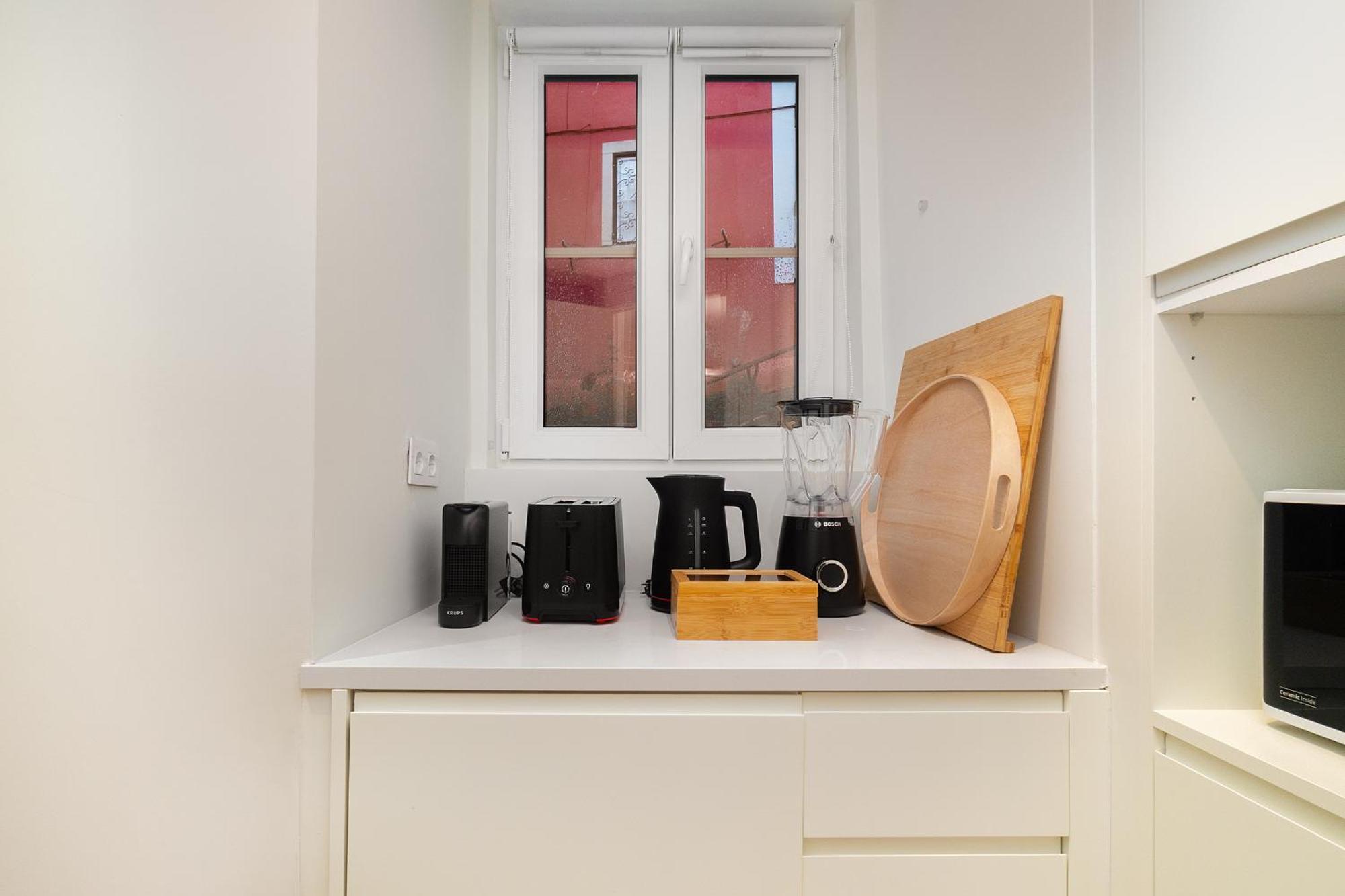 Whome Explore From A Cozy Base In Alfama Apartamento